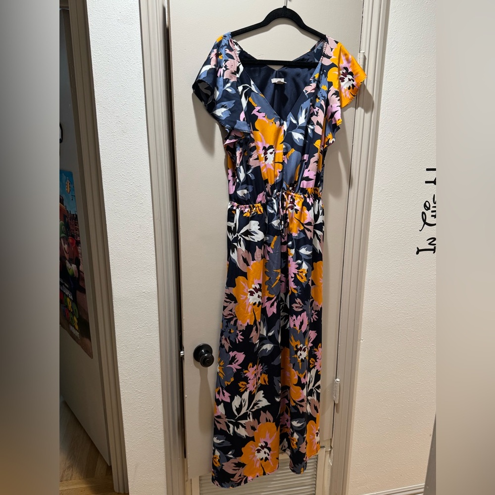 EUC H&M Navy Floral Print Long Butterfly Sleeved V-Neck Maxi Dress - Picture 5 of 9